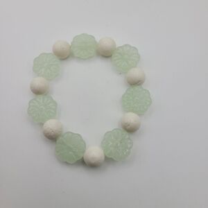 Floral Beaded Bracelet - Mint Green and White